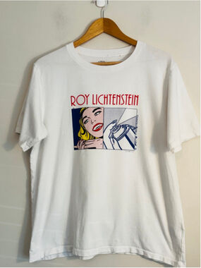 Uniqlo Roy Lichtenstein Graphic T-Shirt Large Pop Art Girl Spray Paint
